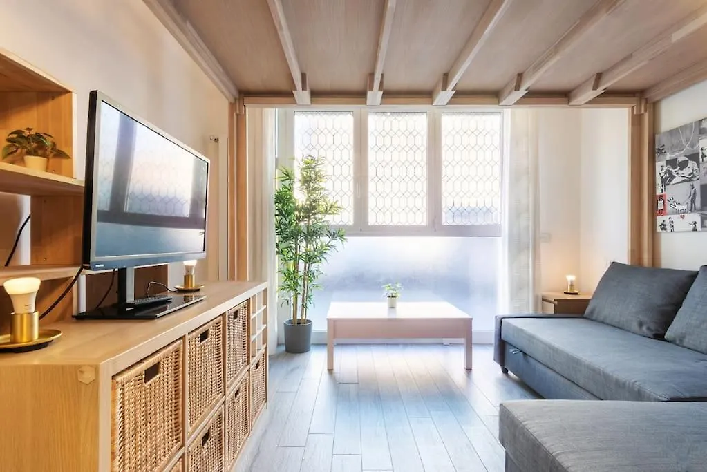 Da Francesco - Ampio Monolocale Soppalcato Apartamento Milão
