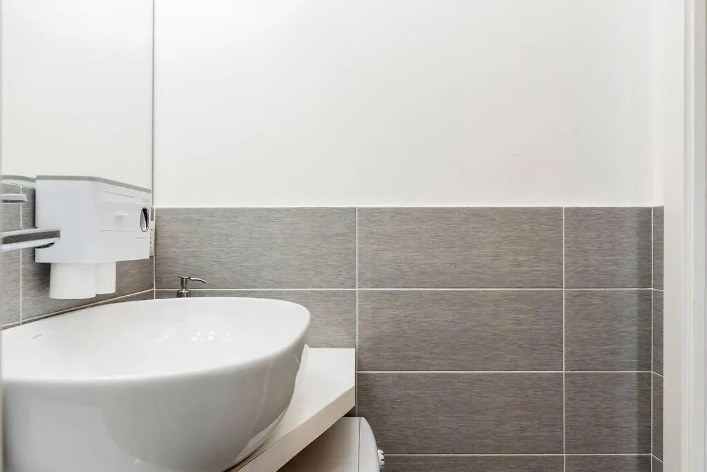 Da Francesco - Ampio Monolocale Soppalcato Apartamento Milão