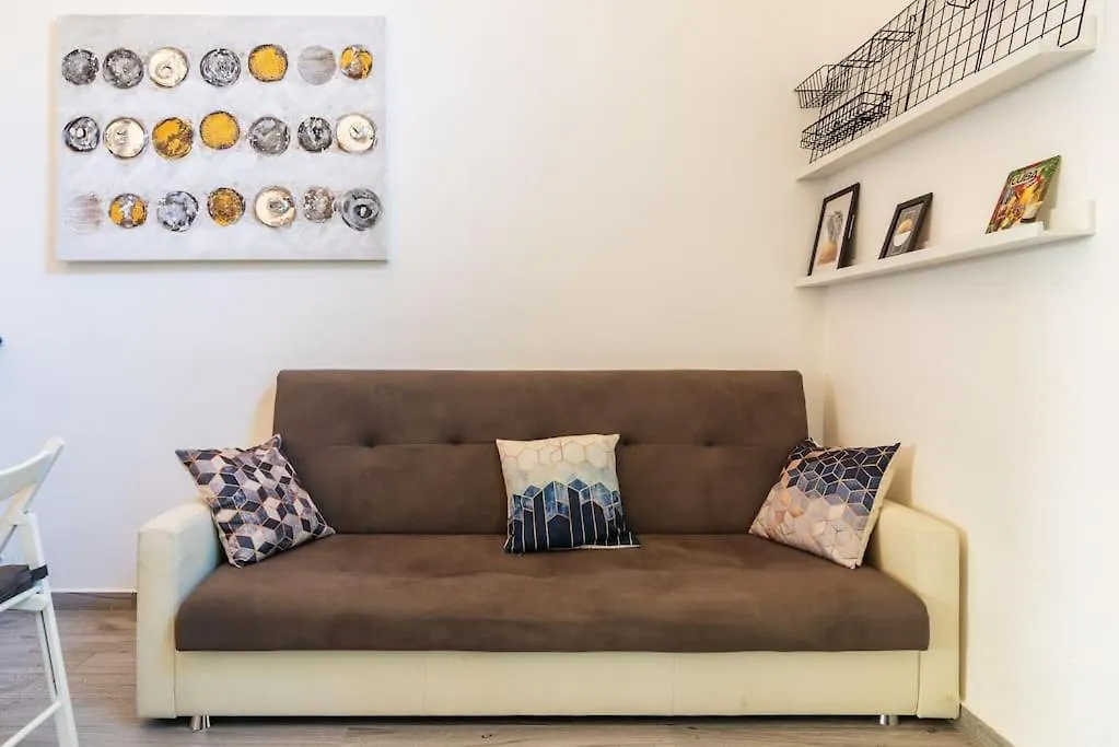 Da Francesco - Ampio Monolocale Soppalcato Apartamento Milão 0*,  Itália