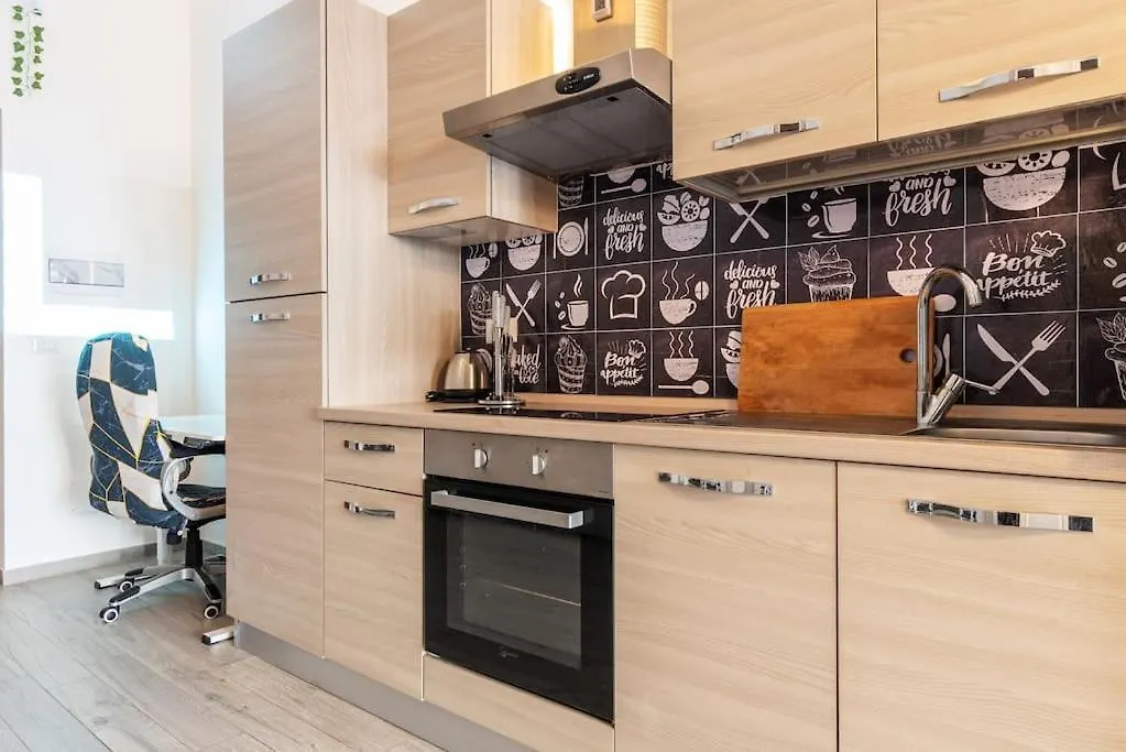 Da Francesco - Ampio Monolocale Soppalcato Apartamento Milão